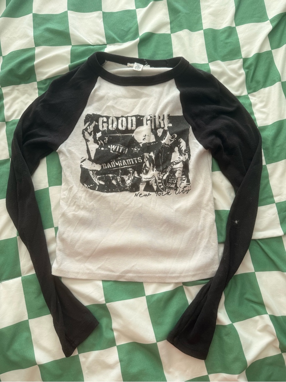 Tilly's Black and White Long Sleeve Crop Graphic Top